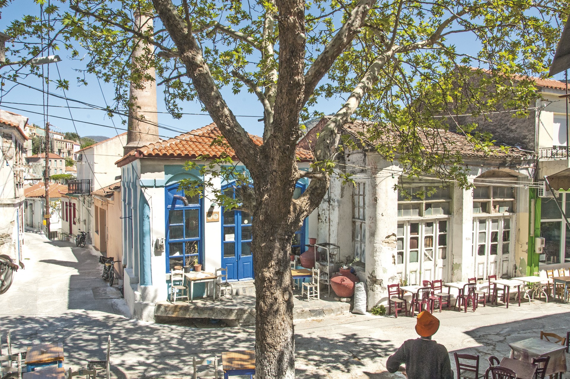 Παλαιοχώρι, ο δρόμος με τα καφενεία