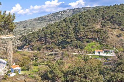 Άγιος Δημήτριος. Το ξωκλήσι και η κοιλάδα