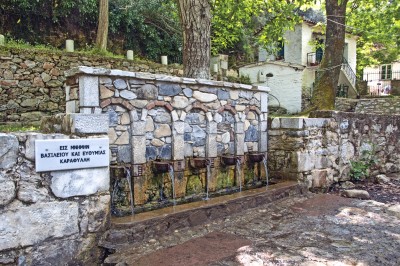 Οι κρήνες της πηγής Αγίων Αναργύρων